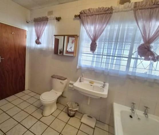 6 Bedroom Property for Sale in Roodewal Free State